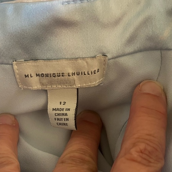 ML Monique Lhuillier- Size 12 GUC
SATIN CHARMEUSE PLEATED MAXI DRESS IN BLUE - Picture 4 of 7